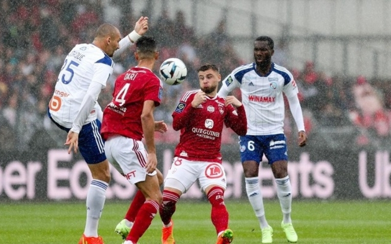 Strasbourg - Brest (1-2): Brest thắng nhẹ nhàng, Strasbourg gặp khó khăn