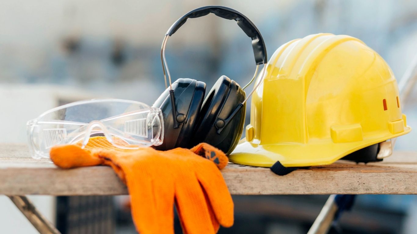 Huấn Luyện An Toàn Vệ Sinh Lao Động Nhóm 4 Và Những Điều Doanh Nghiệp Cần Biết